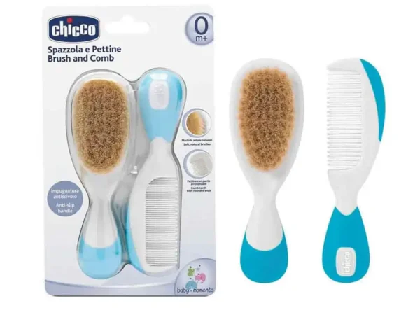 CHICCO SET ČEŠALJ I ČETKA OD PRIRODNE DLAKE PLAVI